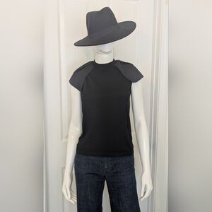 Clane Exclusive Japanese Brand Black Sleeveless Top With Detailed Shoulder S